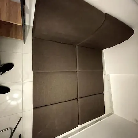 Cozy Midtown Studio In U5 Apartment