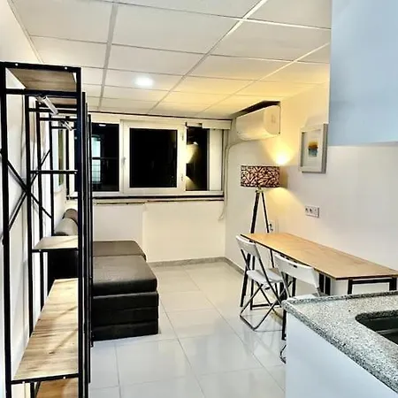 Cozy Midtown Studio In U5 Apartment